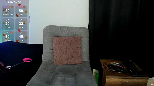 Snapshot of liily_moore chatting on 26, 5, 2026 liily moore online show from 26, 5, 2026