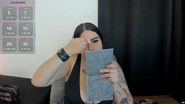 liily moore online show from 14, 6, 2026
