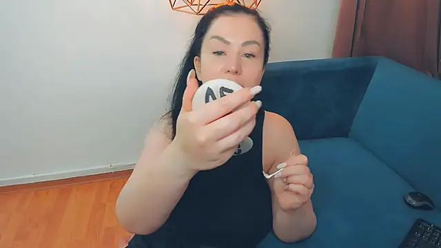 LayaFlow online show from 10, 5, 2026