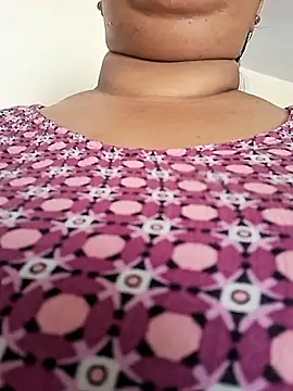 Snapshot of Ravina_patil1 chatting on 7, 5, 2026 Ravina patil1 online show from 7, 5, 2026