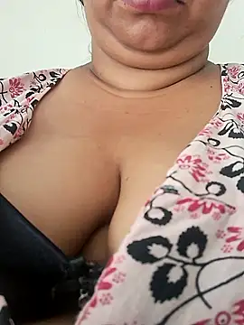 Snapshot of Ravina_patil1 chatting on 31, 5, 2026 Ravina patil1 online show from 31, 5, 2026