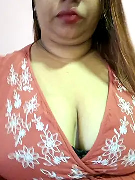 Snapshot of Ravina_patil1 chatting on 7, 7, 2026 Ravina patil1 online show from 7, 7, 2026
