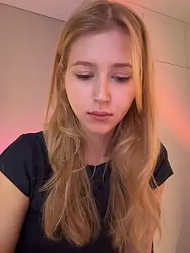 Snapshot of LunaRase chatting on 7, 6, 2026 LunaRase online show from 7, 6, 2026