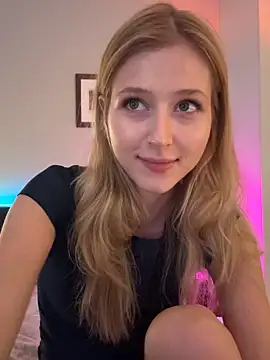 Snapshot of LunaRase chatting on 11, 5, 2026 LunaRase online show from 11, 5, 2026