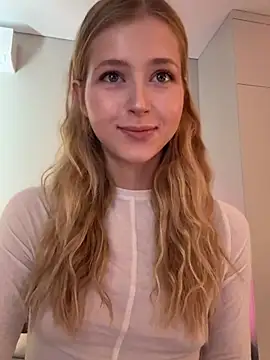 Snapshot of LunaRase chatting on 18, 7, 2026 LunaRase online show from 18, 7, 2026