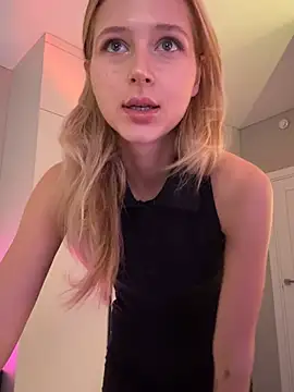 Snapshot of LunaRase chatting on 25, 5, 2026 LunaRase online show from 25, 5, 2026