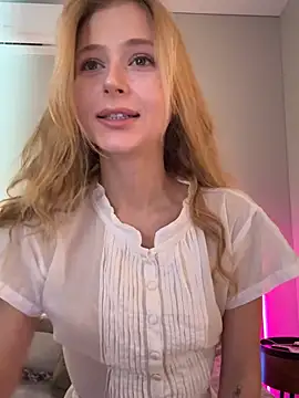 Snapshot of LunaRase chatting on 17, 7, 2026 LunaRase online show from 17, 7, 2026