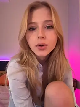Snapshot of LunaRase chatting on 23, 5, 2026 LunaRase online show from 23, 5, 2026