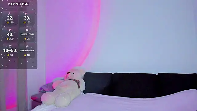 Snapshot of misspollywow chatting on 13, 10, 2025 misspollywow online show from 13, 10, 2025