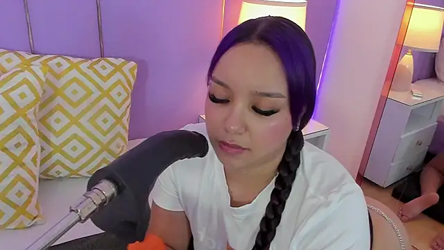 SophyRuiz  online show from 4, 4, 2026