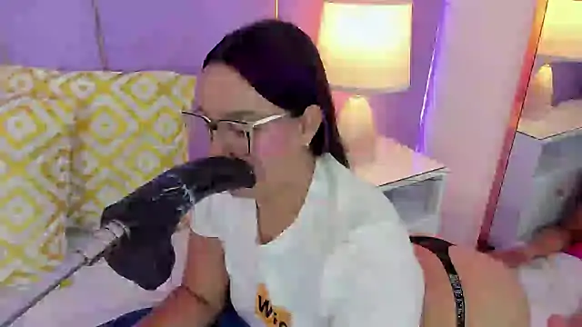 SophyRuiz  online show from 2, 2, 2026