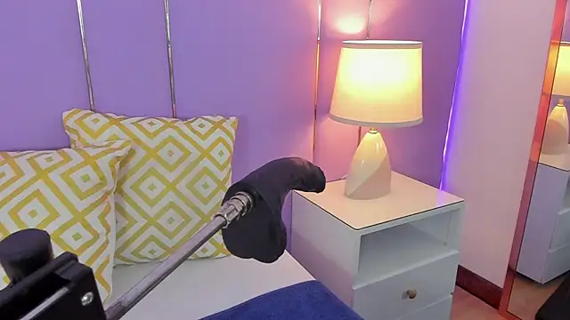 SophyRuiz  online show from 10, 4, 2026