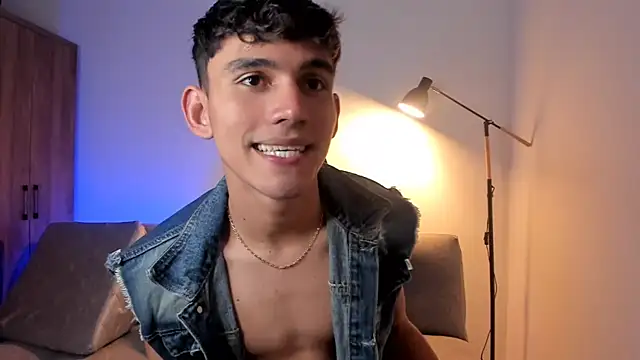 EstebanPerez  online show from 17, 2, 2025
