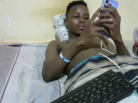 Snapshot of swthairydic chatting on 4, 11, 2025 swthairydic online show from 4, 11, 2025