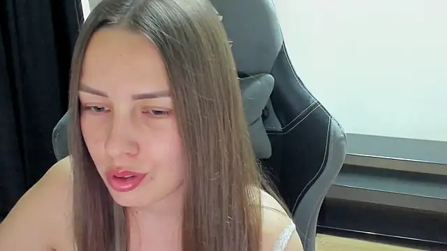 Mia shy1 online show from 27, 6, 2026