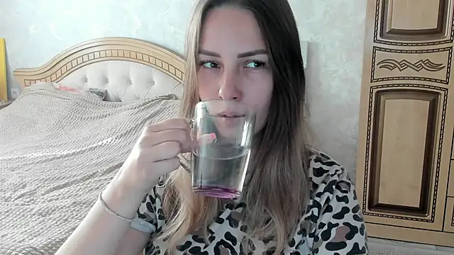 Snapshot of Mia_shy1 chatting on 10, 11, 2025 Mia shy1 online show from 10, 11, 2025