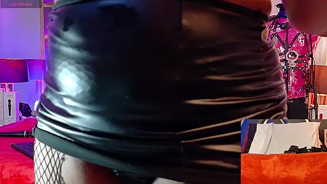 Scarlettt Ass online show from 9, 3, 2026