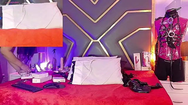 Scarlettt Ass online show from 27, 3, 2026