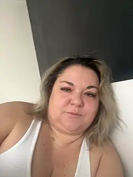 MikyVesela online show from 10, 4, 2026