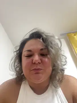 Snapshot of MikyVesela chatting on 27, 10, 2025 MikyVesela online show from 27, 10, 2025