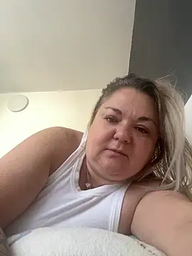 Snapshot of MikyVesela chatting on 6, 5, 2026 MikyVesela online show from 6, 5, 2026