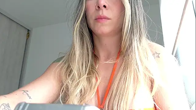  arianalzate  online show from 9, 6, 2026