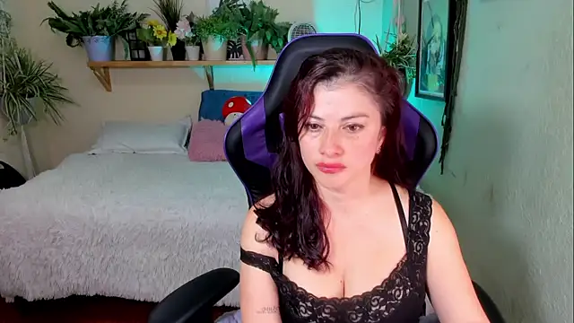 Aliiz 01 online show from 11, 11, 2025