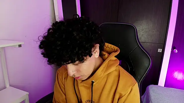  nickconnor01 online show from 13, 2, 2025