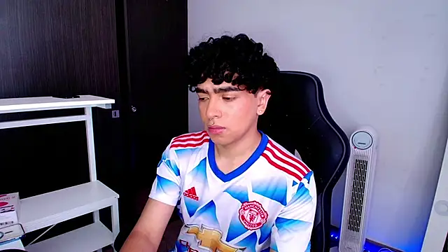  nickconnor01 online show from 31, 1, 2025