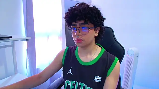  nickconnor01 online show from 20, 1, 2025