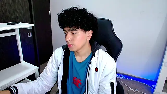  nickconnor01 online show from 4, 2, 2025