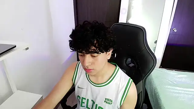  nickconnor01 online show from 21, 2, 2025