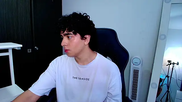  nickconnor01 online show from 29, 1, 2025