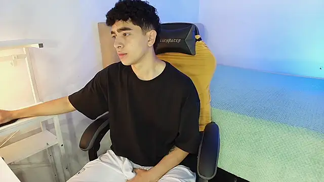  nickconnor01 online show from 12, 10, 2025