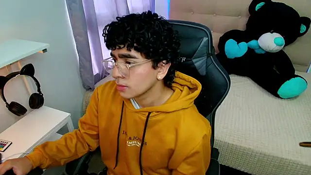  nickconnor01 online show from 23, 12, 2024