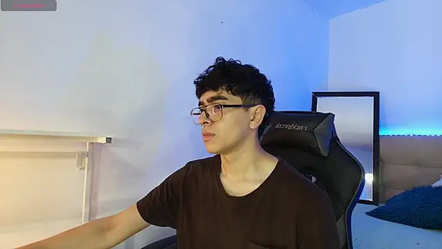  nickconnor01 online show from 12, 11, 2025