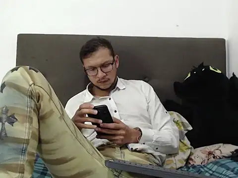 Snapshot of andy_loverxx chatting on 11, 3, 2026 andy loverxx online show from 11, 3, 2026