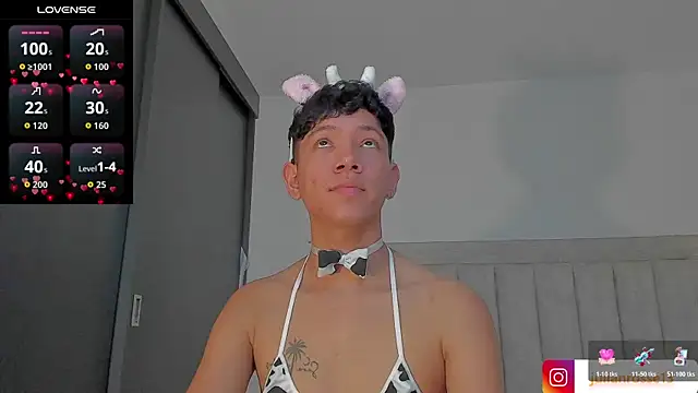 Snapshot of JulianRose_1 chatting on 7, 5, 2026 JulianRose 1 online show from 7, 5, 2026