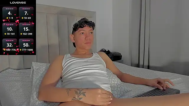 Snapshot of JulianRose_1 chatting on 25, 7, 2026 JulianRose 1 online show from 25, 7, 2026