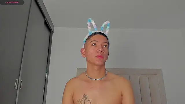 JulianRose 1 online show from 7, 2, 2026