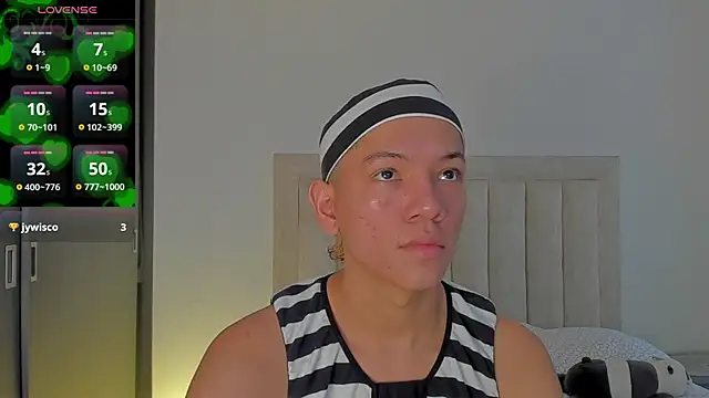 JulianRose 1 online show from 31, 10, 2025