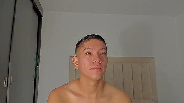 JulianRose 1 online show from 5, 2, 2026