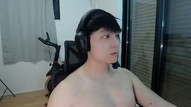 Snapshot of Tkcqcc chatting on 11, 10, 2025 Tkcqcc online show from 11, 10, 2025