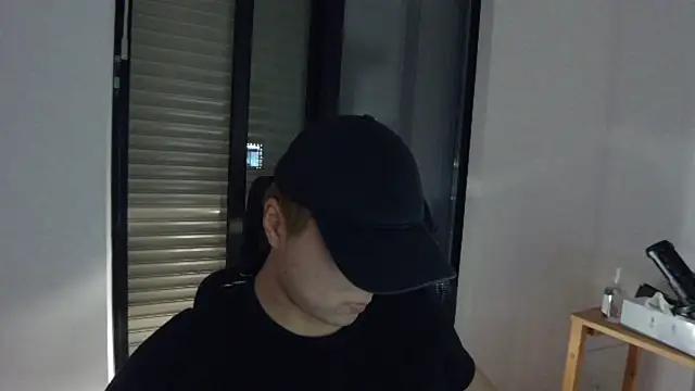 Snapshot of Tkcqcc chatting on 10, 3, 2025 Tkcqcc online show from 10, 3, 2025