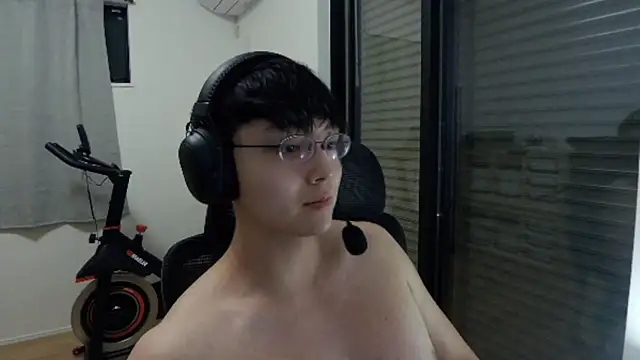 Snapshot of Tkcqcc chatting on 10, 10, 2025 Tkcqcc online show from 10, 10, 2025