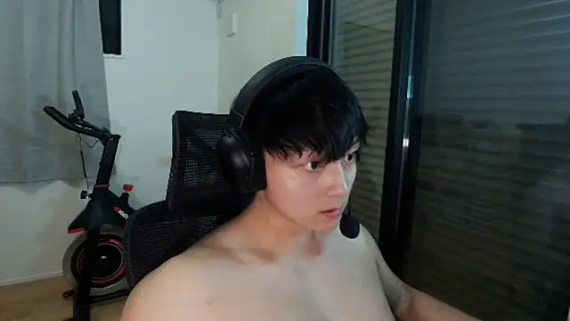 Snapshot of Tkcqcc chatting on 12, 10, 2025 Tkcqcc online show from 12, 10, 2025