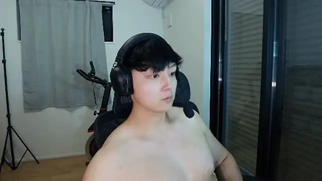 Snapshot of Tkcqcc chatting on 13, 10, 2025 Tkcqcc online show from 13, 10, 2025