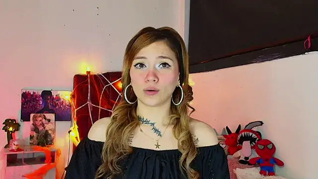 Snapshot of alisson_zafiro_ chatting on 24, 10, 2025 alisson zafiro online show from 24, 10, 2025