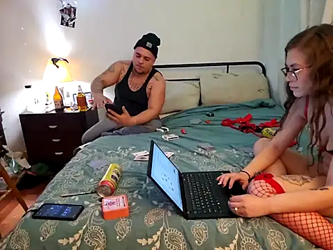 Poppalovesmamaafterhours online show from 5, 3, 2025