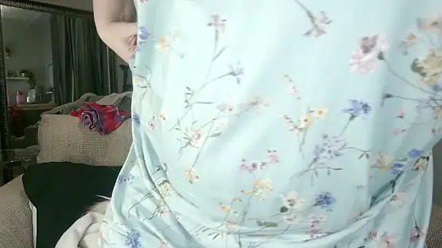 Julie Bliss online show from 2, 2, 2025